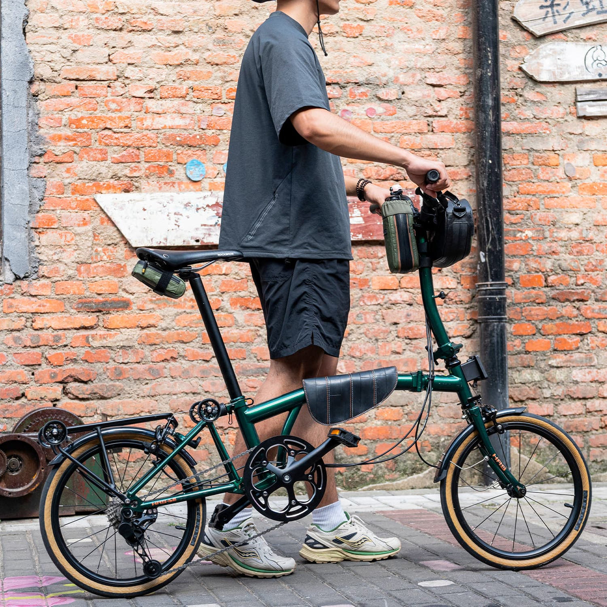 ROCKBROS ROAD TO SKY Torby na Ramę Ekologiczna z Recyklingu Opon 0,5 L-TL009 Portfel