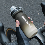 ROCKBROS „Skin-Feel” butelka rowerowa 600 / 750 ml z osłoną przeciwkurzową, lekki i antypoślizgowy