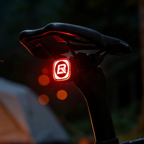 ROCKBROS Lampka Rowerowa Tylna Emoji z Inteligentnym Czujnikiem Hamowania-Q2MAX Światła rowerowe