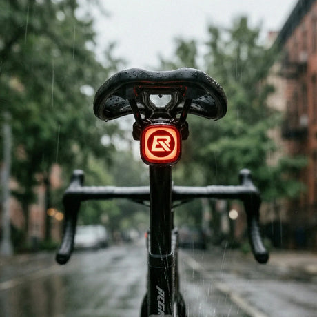 ROCKBROS Lampka Rowerowa Tylna Emoji z Inteligentnym Czujnikiem Hamowania-Q2MAX Światła rowerowe